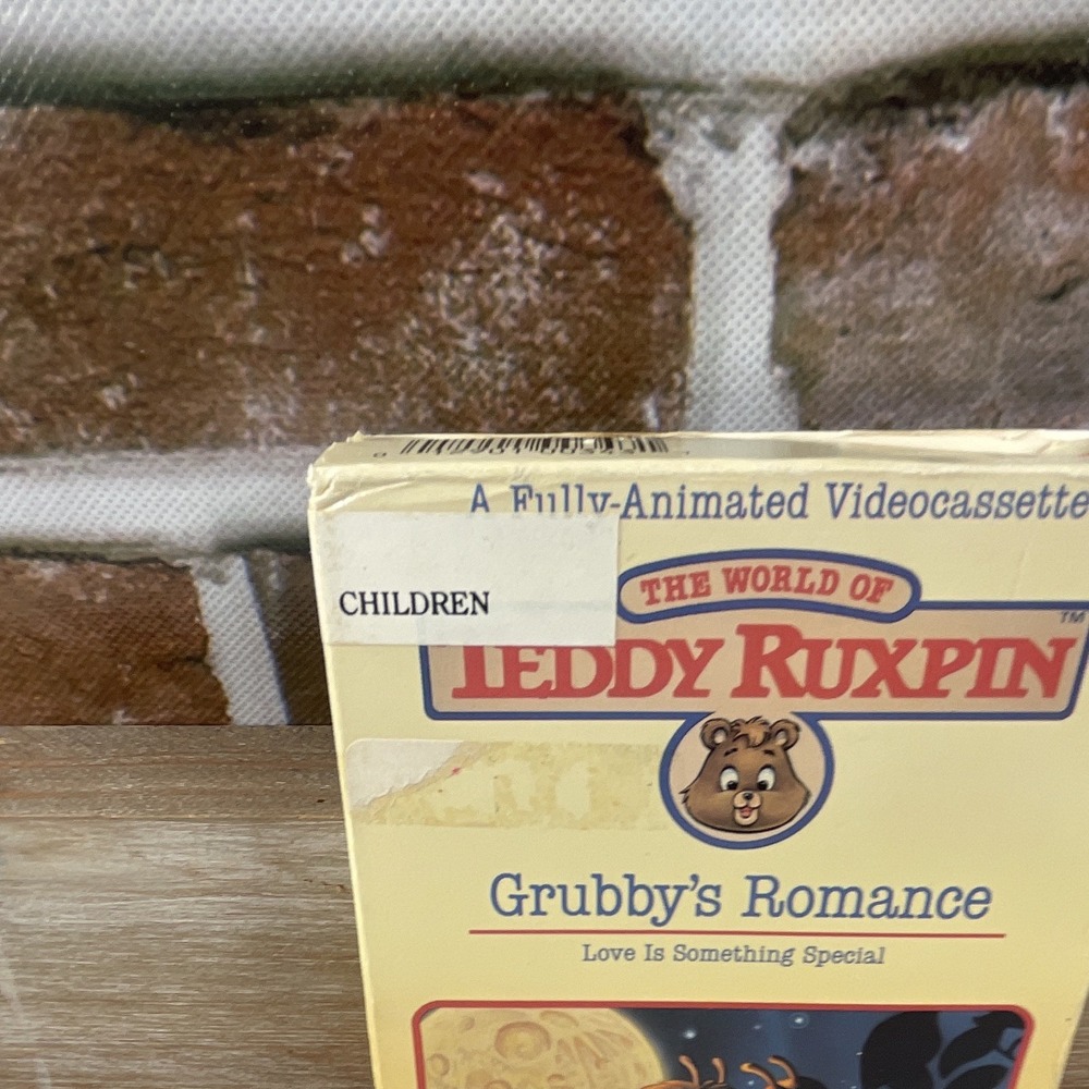 The World of Teddy Ruxpin: Grubby's Romance Vol 5 (VHS, 1987) NTSC - Picture 2 of 13